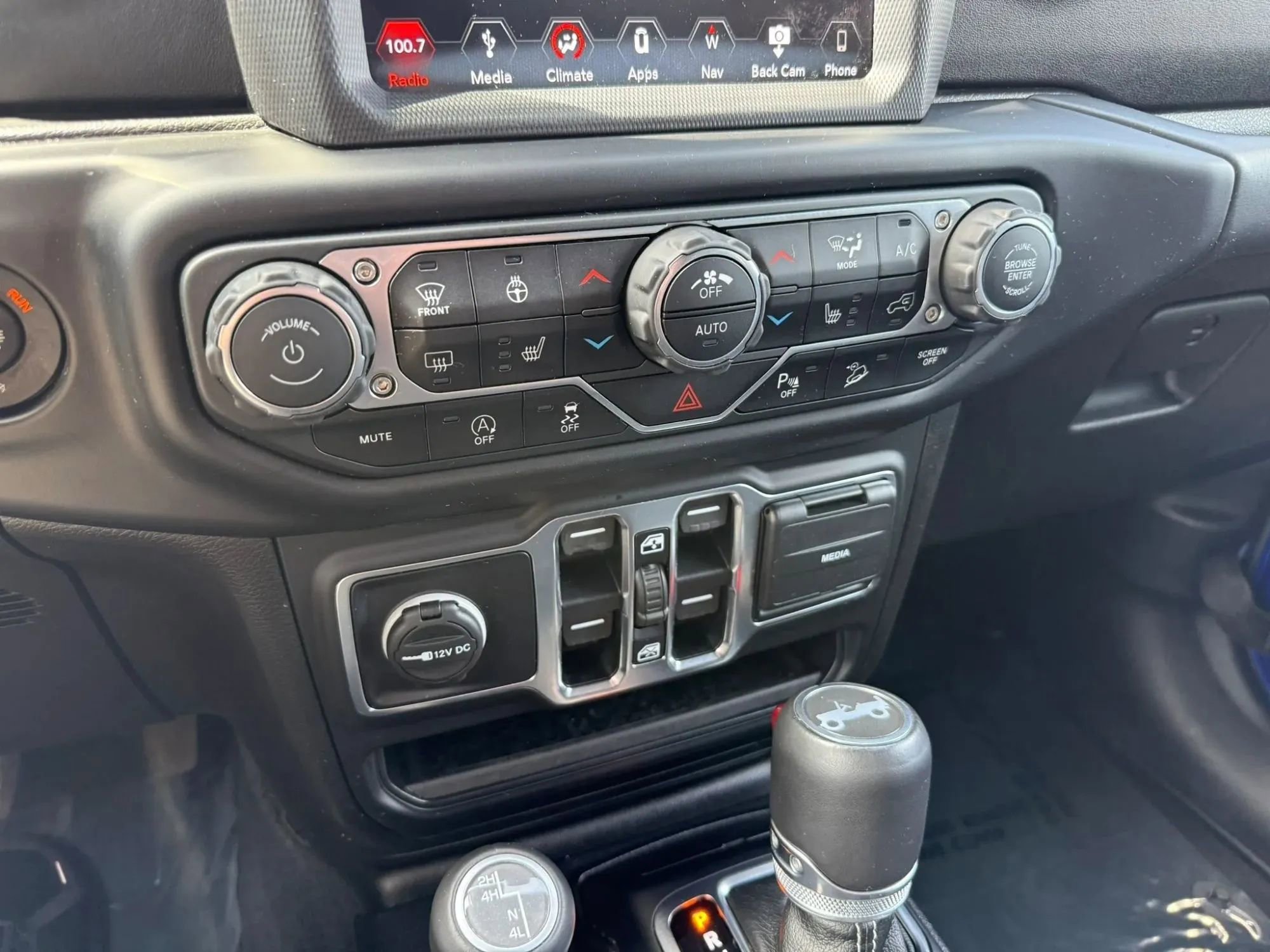 Used 2019 Jeep Wrangler Unlimited Sahara image 20