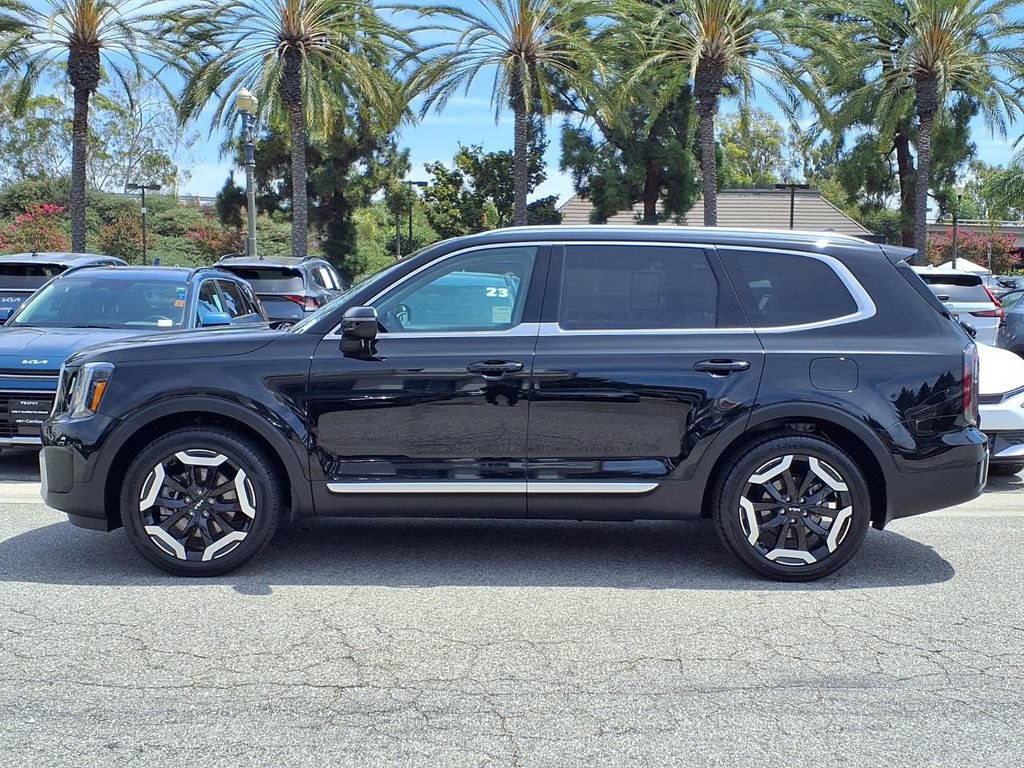 Certified 2024 Kia Telluride EX w/ EX Captain's Chair Package FWD image 3