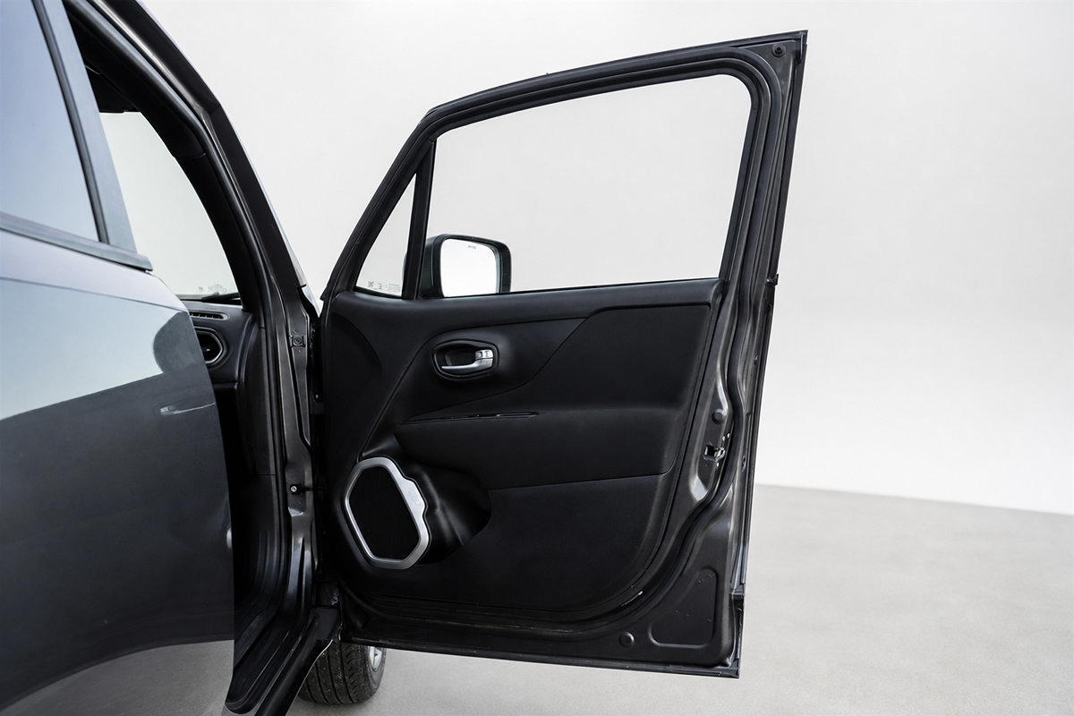 Used 2021 Jeep Renegade Latitude AWD/4WD image 20