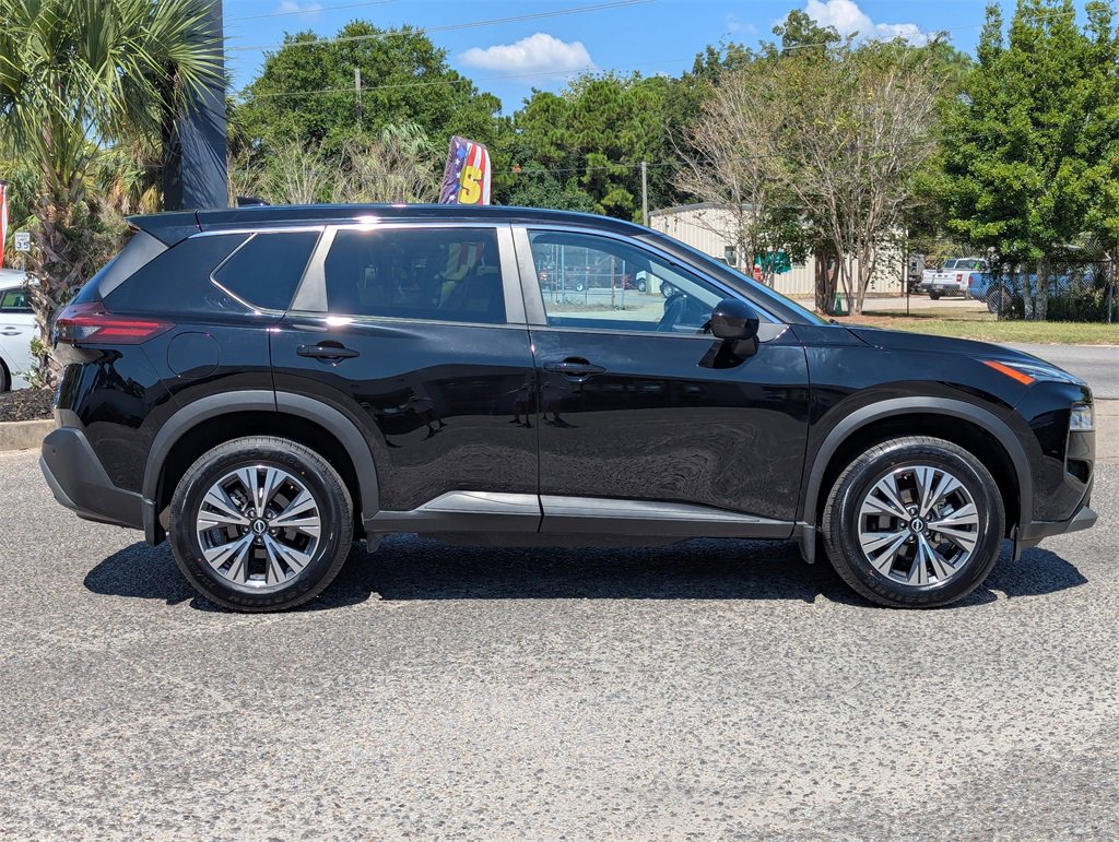 Used 2023 Nissan Rogue SV image 8