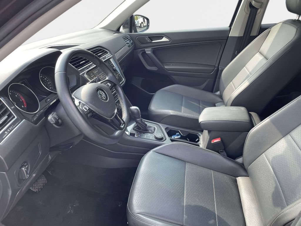 Used 2019 Volkswagen Tiguan SE w/ Panoramic Sunroof Package AWD/4WD image 23