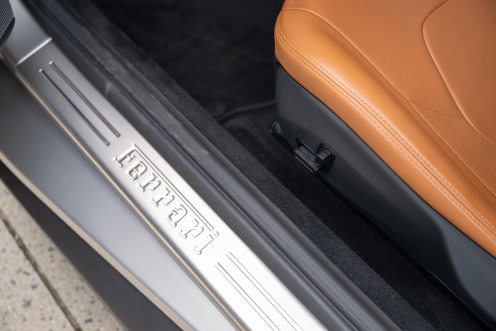 Certified 2019 Ferrari Portofino image 36