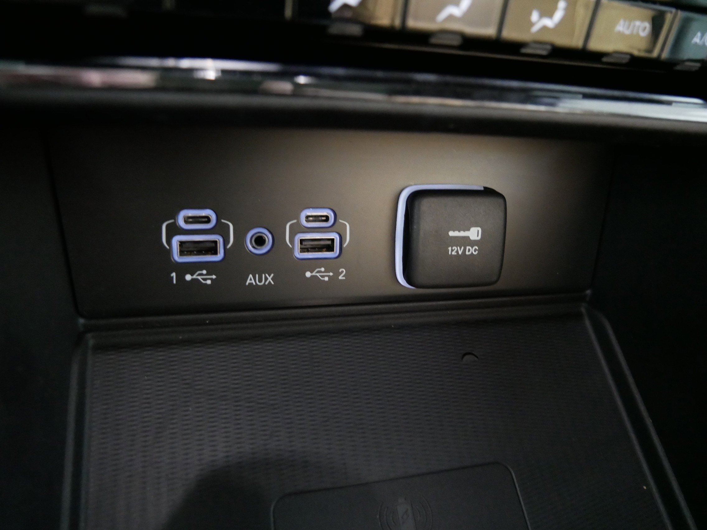 Used 2023 Jeep Grand Cherokee Summit w/ Luxury Tech Group V image 31