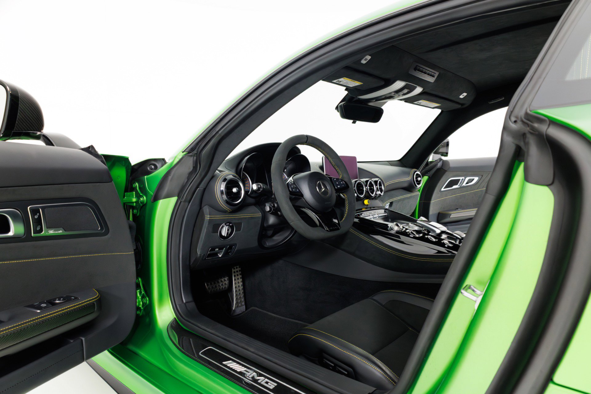 Used 2018 Mercedes-Benz AMG GT R image 9
