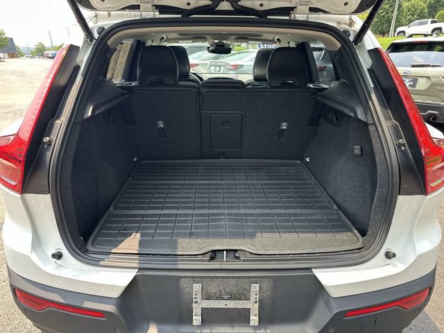 Used 2024 Volvo XC40 B5 Plus w/ Protection Package Premier AWD/4WD image 25