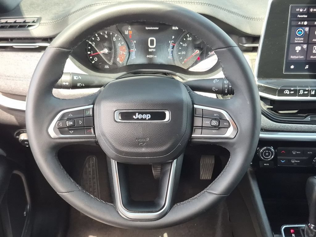 Used 2025 Jeep Compass Latitude w/ Sun & Sound Group AWD/4WD image 23