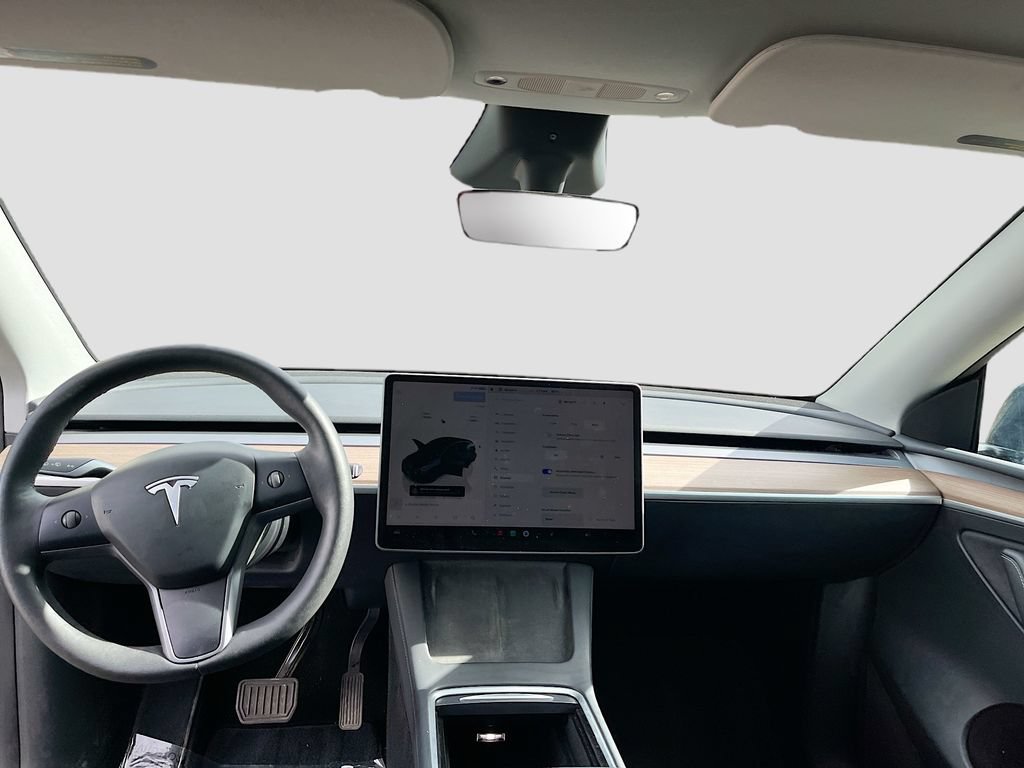 Used 2025 Tesla Model Y Long Range AWD/4WD image 21