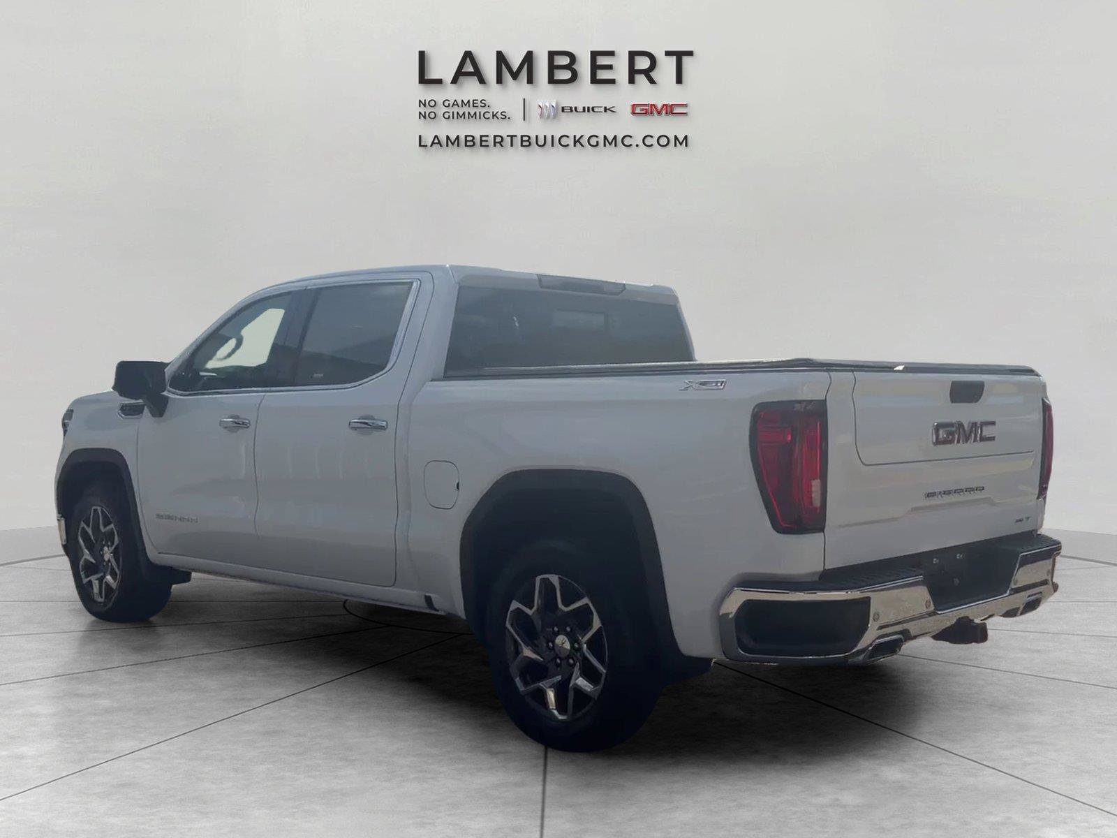 Used 2024 GMC Sierra 1500 SLT w/ SLT Premium Plus Package AWD/4WD image 3