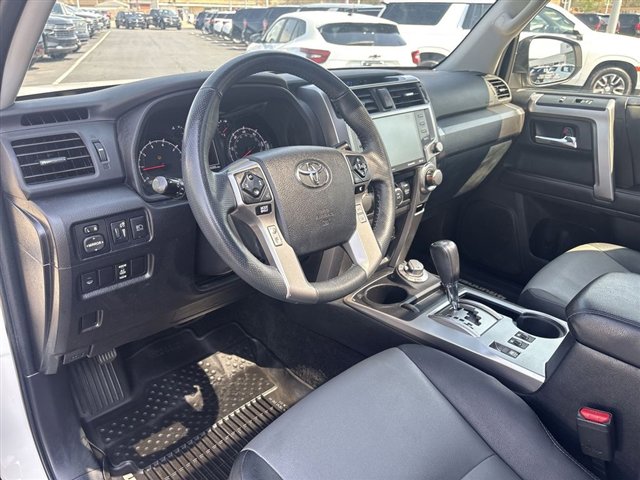 Used 2020 Toyota 4Runner SR5 Premium w/ Moonroof Package AWD/4WD image 10