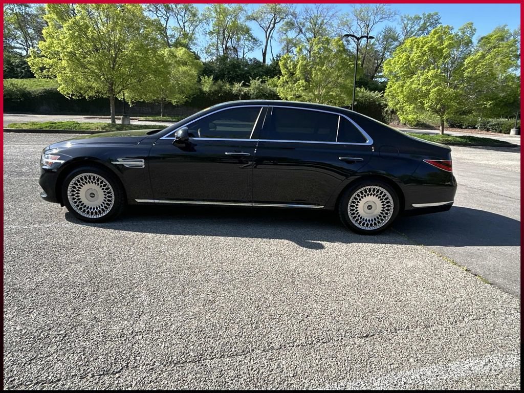 Used 2022 Genesis G90 3.3T Premium RWD image 4