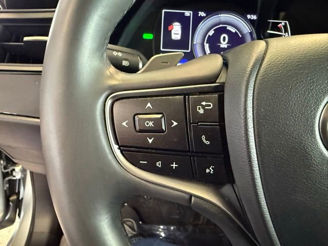 Used 2022 Lexus ES 300h w/ Premium Package image 18