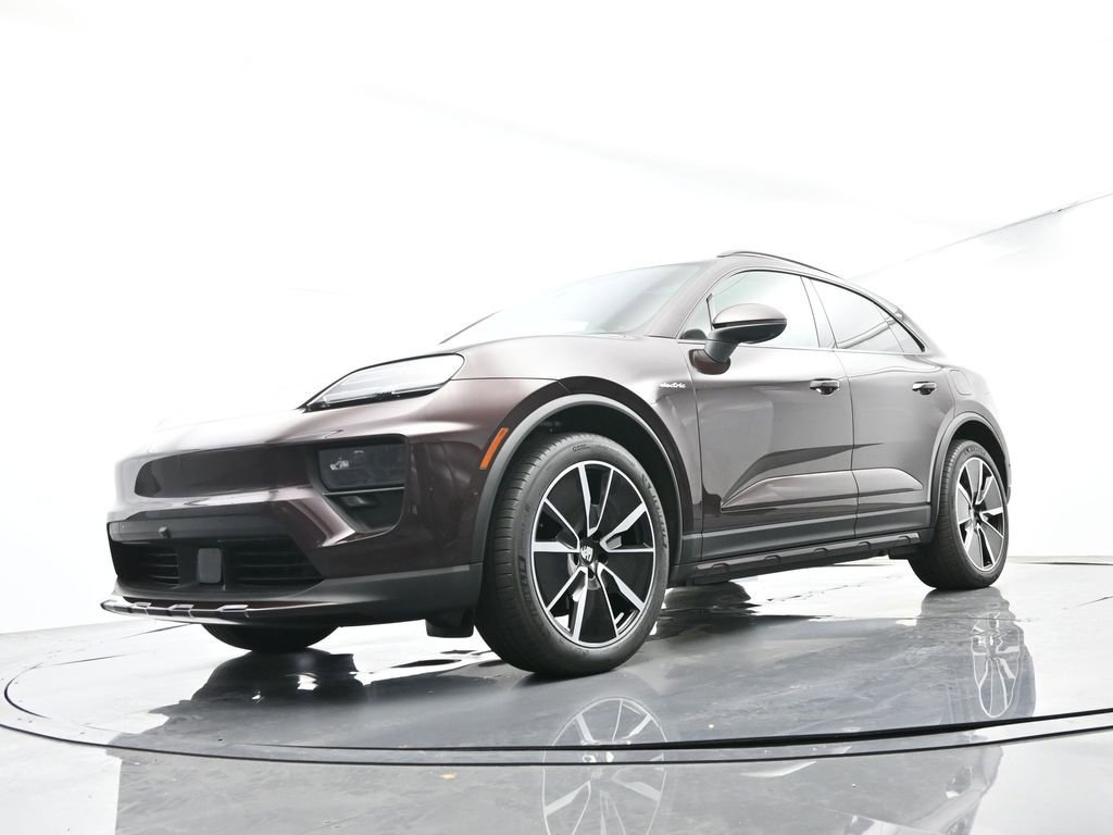 Certified 2025 Porsche Macan Electric image 44