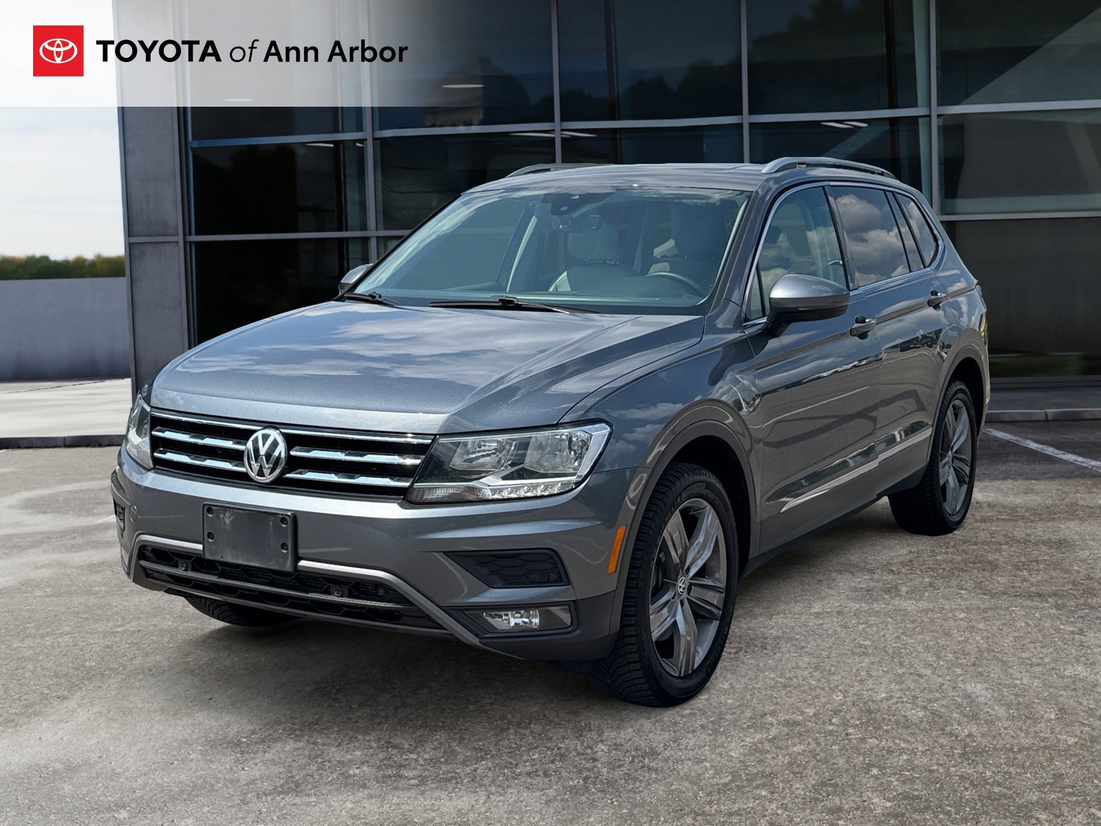 Used 2020 Volkswagen Tiguan SEL AWD/4WD image 9
