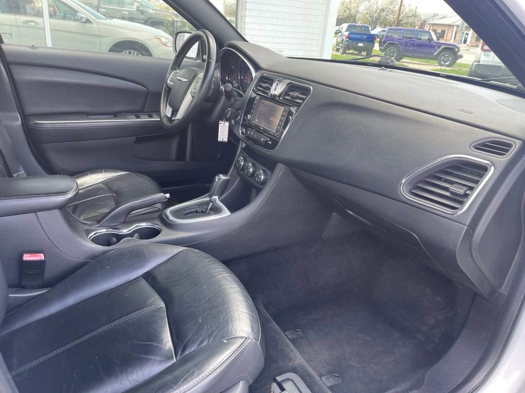 Used 2013 Chrysler 200 Limited w/ Sun/Sound Group image 25