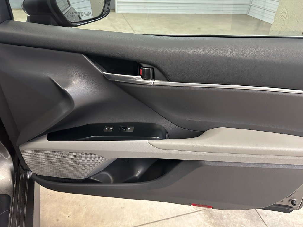 Used 2020 Toyota Camry LE FWD image 26