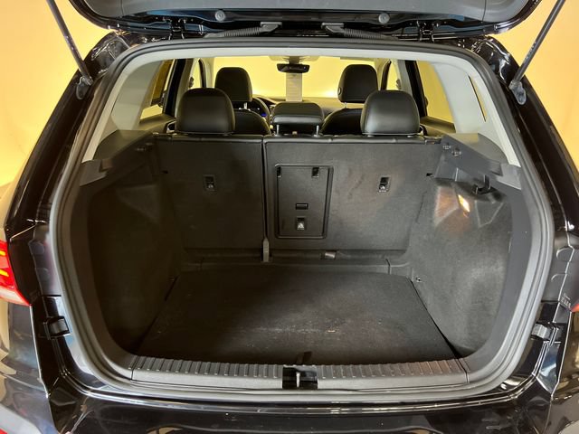 Certified 2023 Volkswagen Taos SE w/ Panoramic Sunroof Package FWD image 5