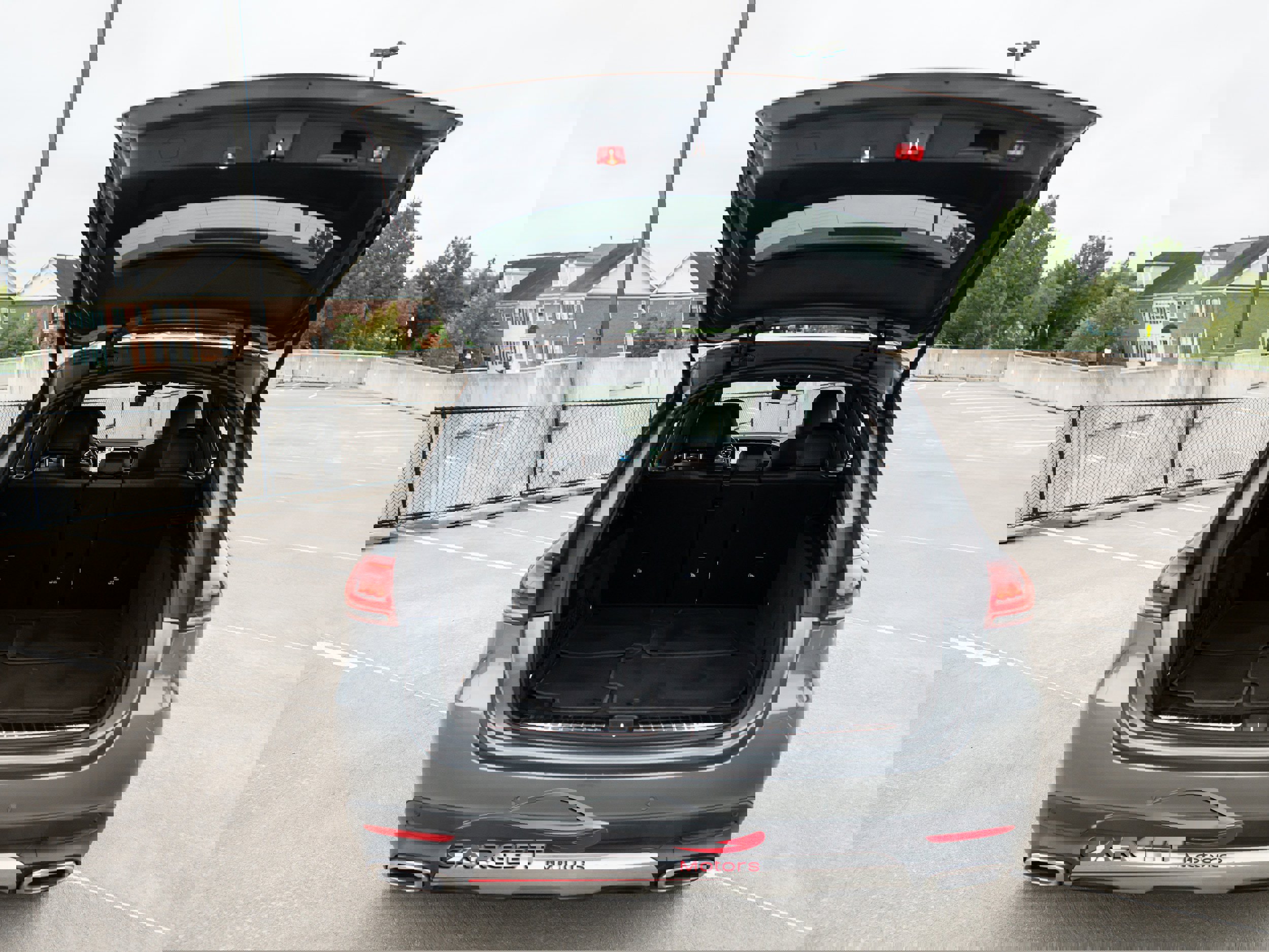 Used 2021 Mercedes-Benz GLE 350 4MATIC w/ Premium Package image 44