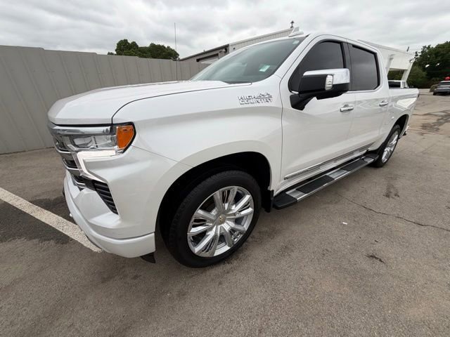 Used 2023 Chevrolet Silverado 1500 High Country w/ High Country Premium Package AWD/4WD image 13