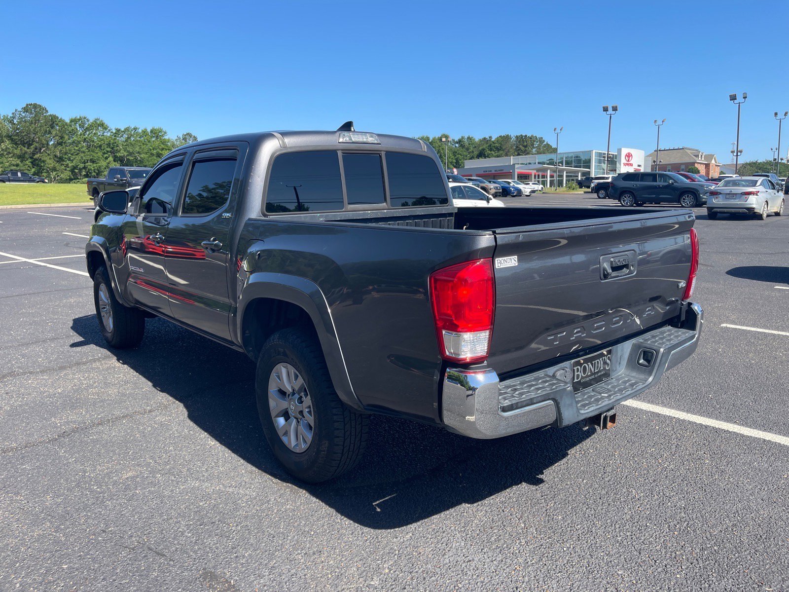 Used 2017 Toyota Tacoma SR5 w/ Tow Package RWD image 14