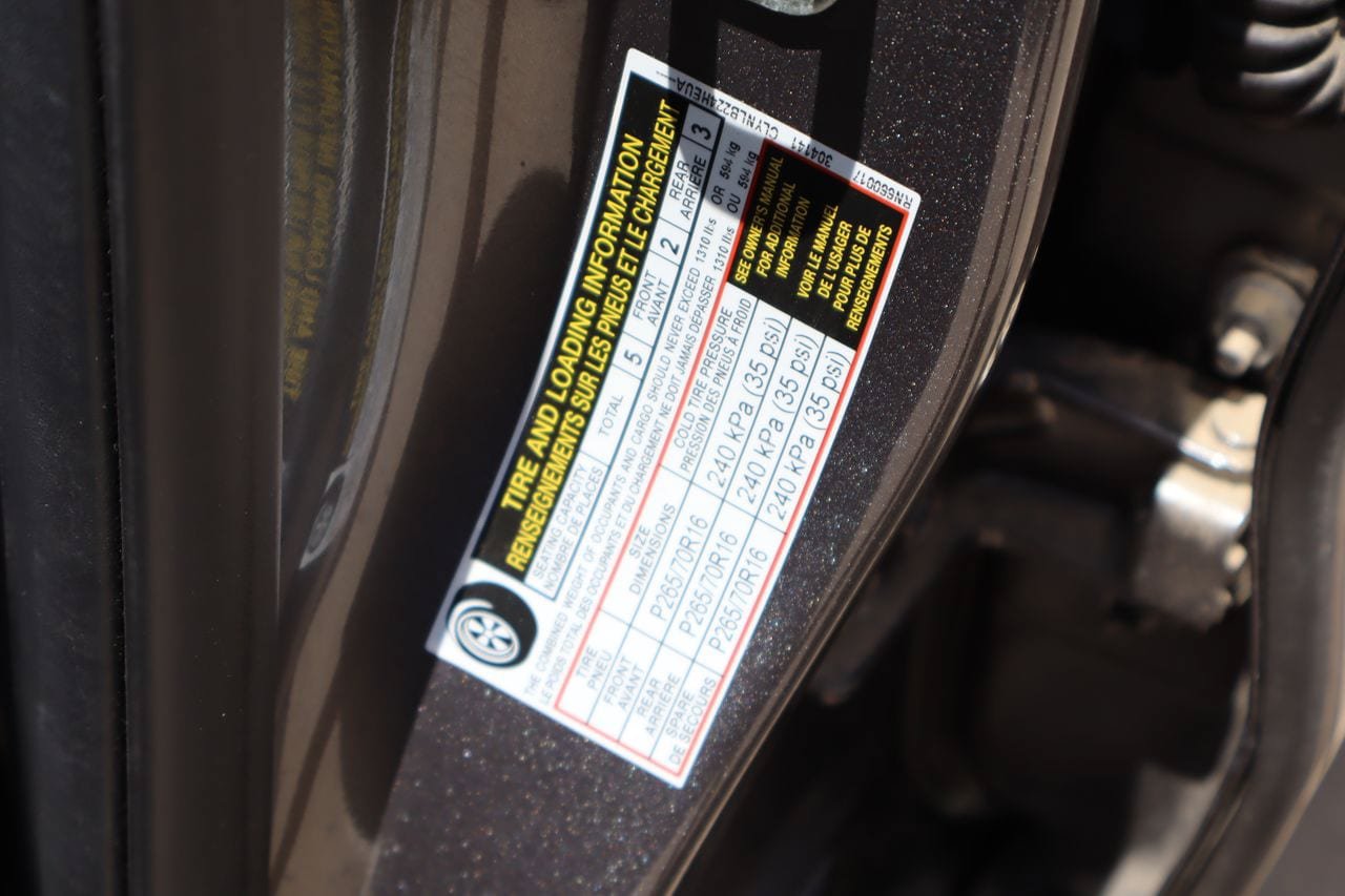 Used 2024 Nissan Frontier SV AWD/4WD image 29