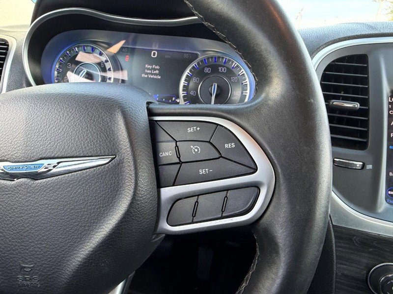 Used 2018 Chrysler 300 Touring image 12