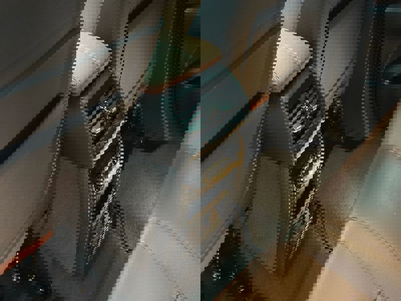 Used 2017 BMW X6 xDrive50i image 27