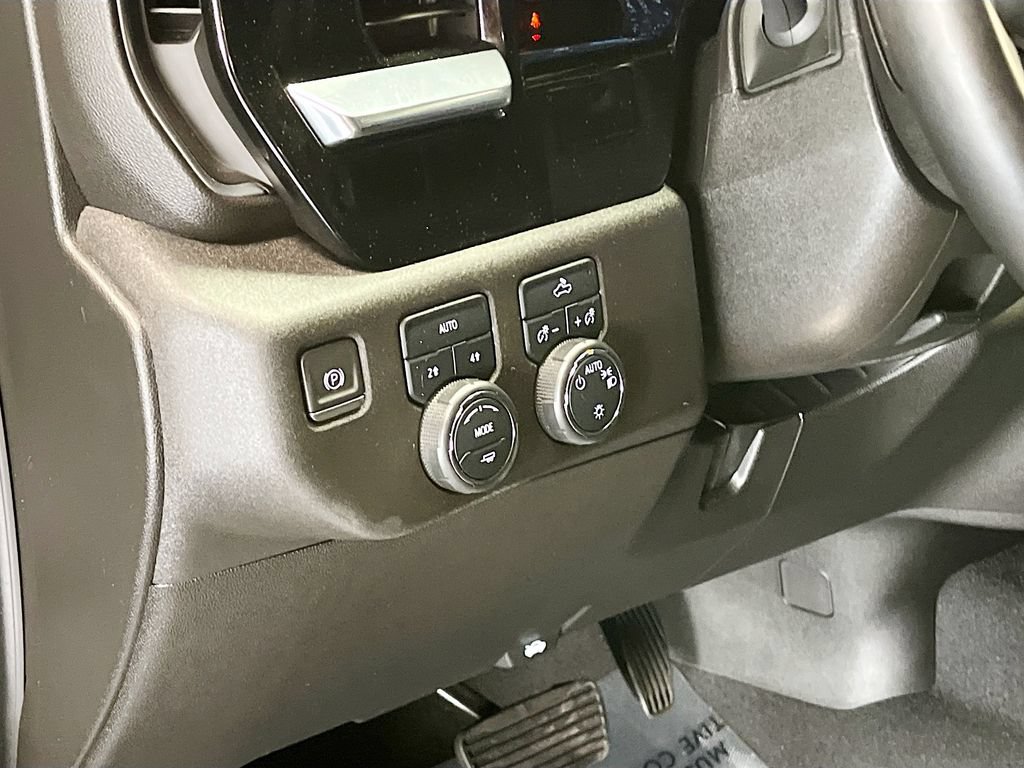 Used 2024 Chevrolet Silverado 1500 LT AWD/4WD image 10