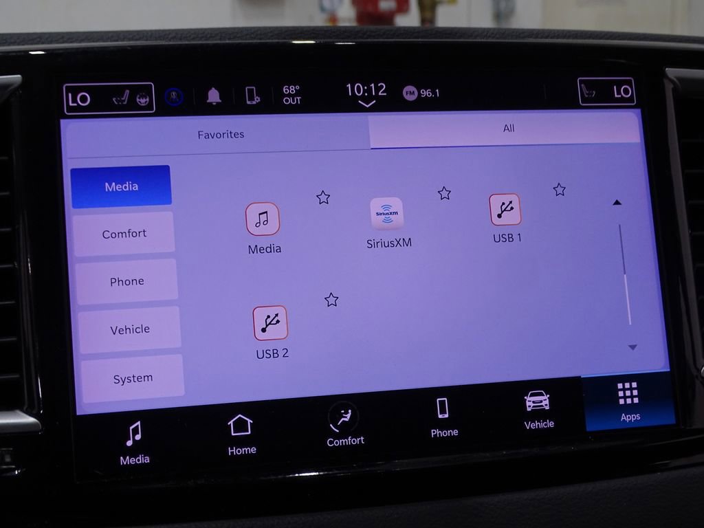 Used 2024 Chrysler Pacifica Touring-L image 39