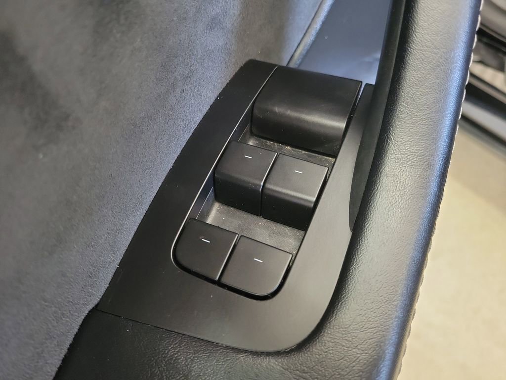 Used 2021 Tesla Model Y Long Range image 21