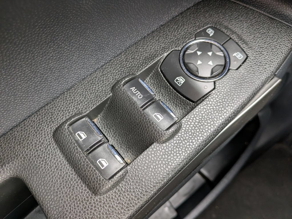 Used 2018 Ford EcoSport SE FWD image 24