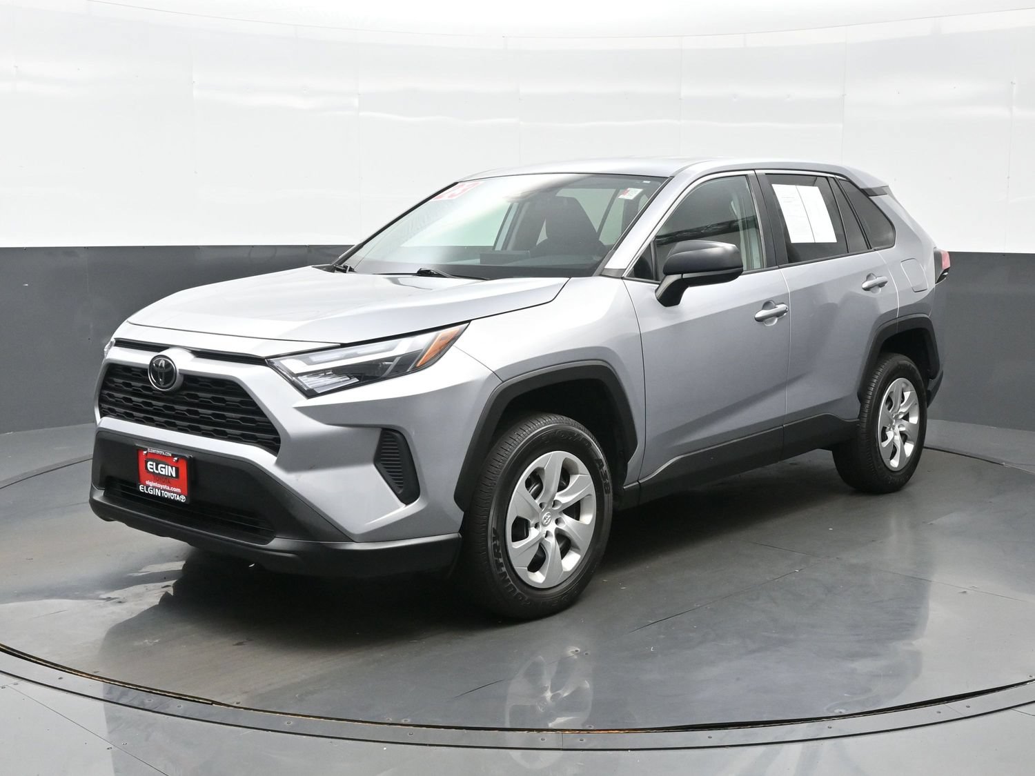 Used 2023 Toyota RAV4 LE AWD/4WD image 2