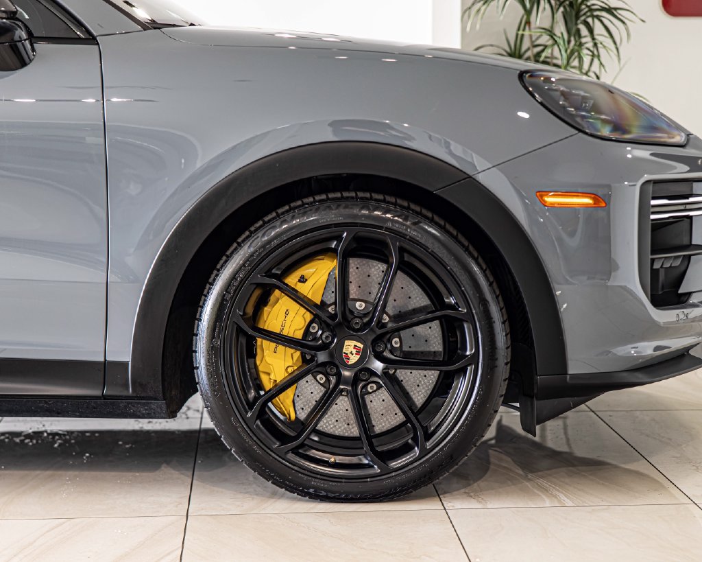 Used 2024 Porsche Cayenne Turbo GT AWD/4WD image 10