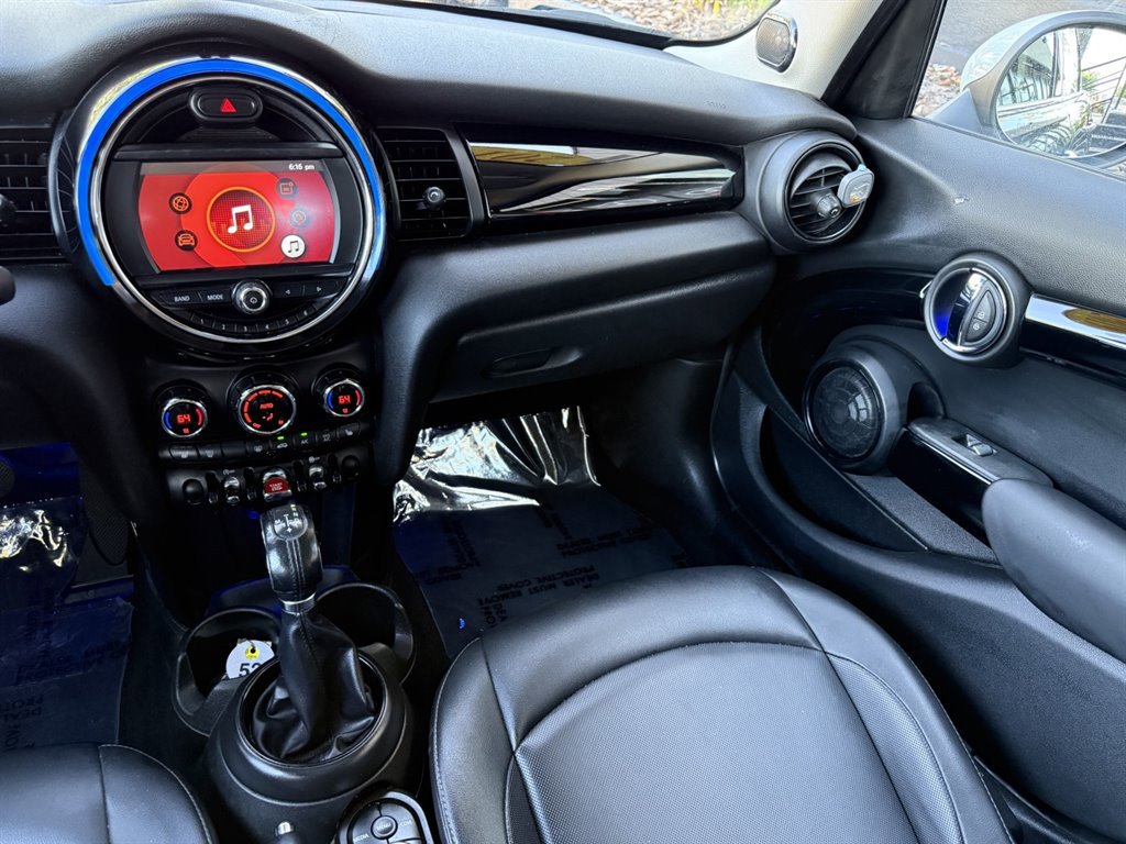 Used 2019 MINI Cooper 4-Door Hardtop FWD image 20