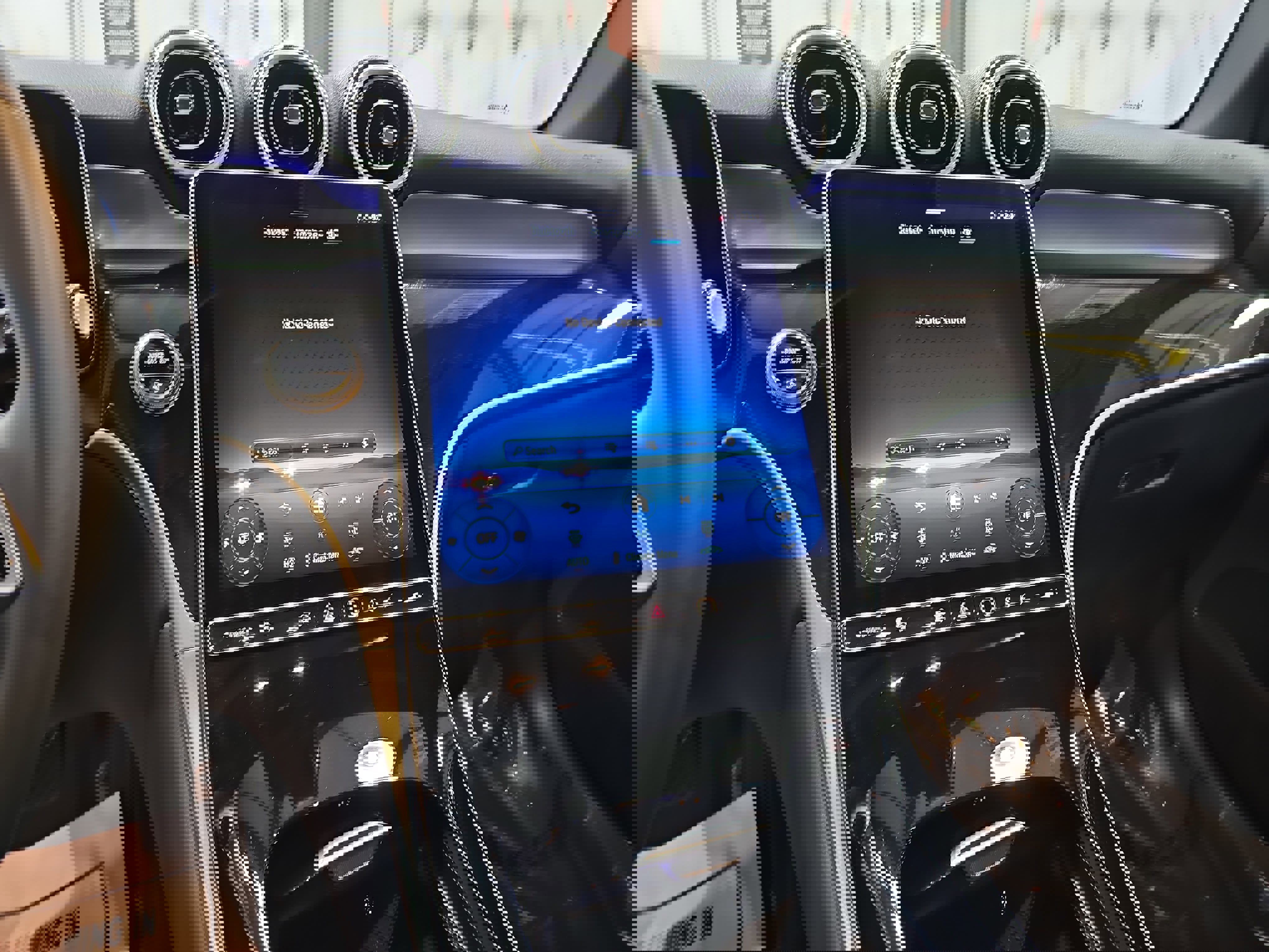 Certified 2025 Mercedes-Benz GLC 300 image 23