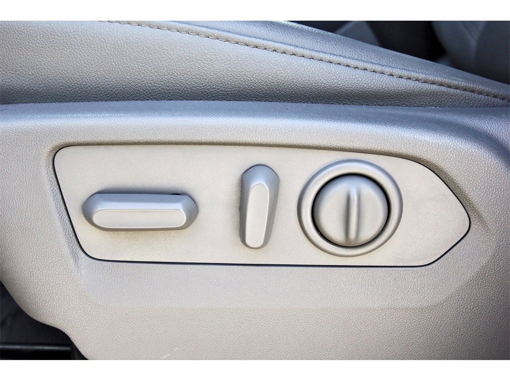 Used 2023 GMC Sierra 2500 SLT w/ SLT Convenience Package image 26