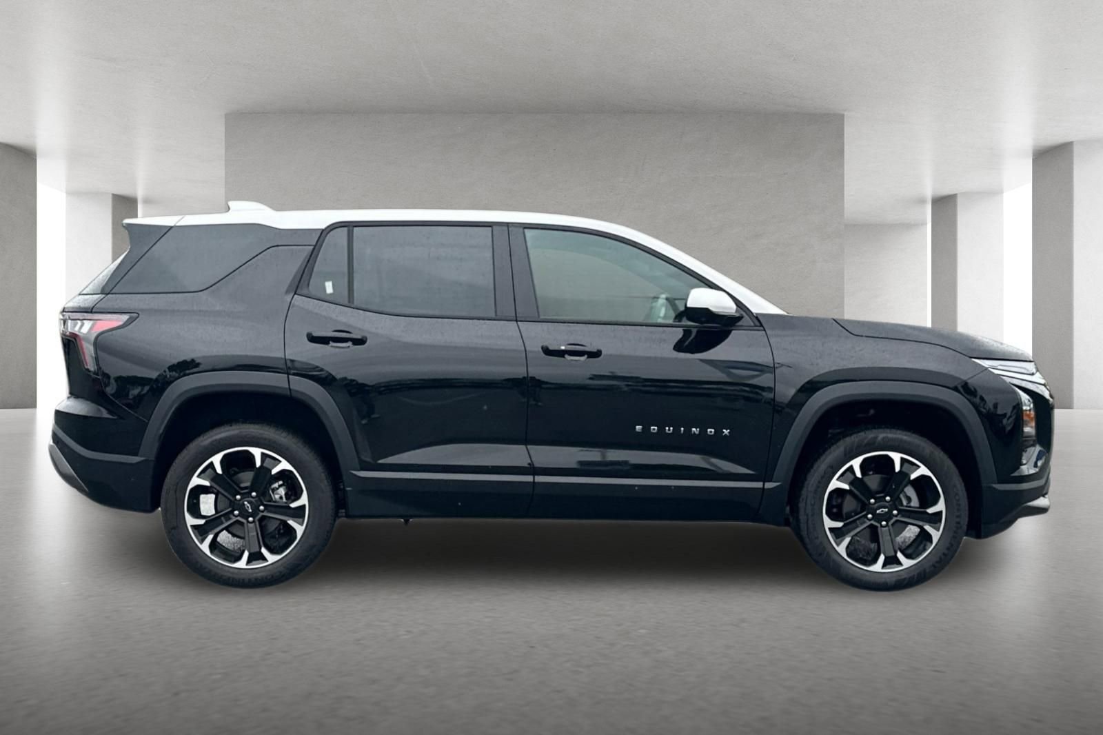 New 2026 Chevrolet Equinox LT w/ Convenience Package II image 3