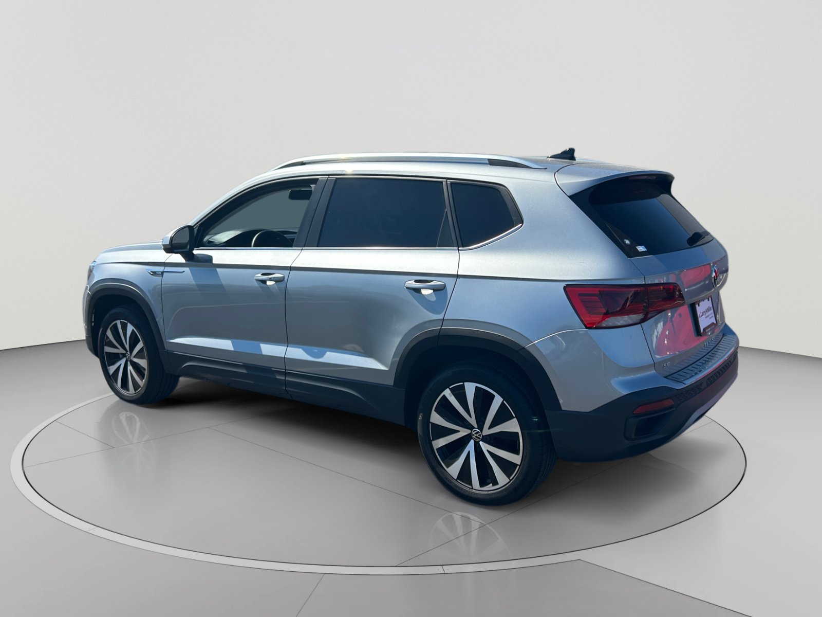 Used 2022 Volkswagen Taos SE FWD image 3