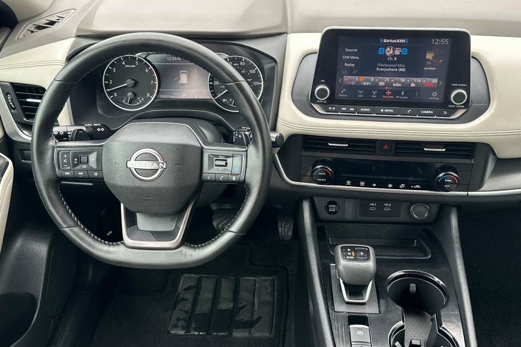 Used 2025 Nissan Rogue SV image 14