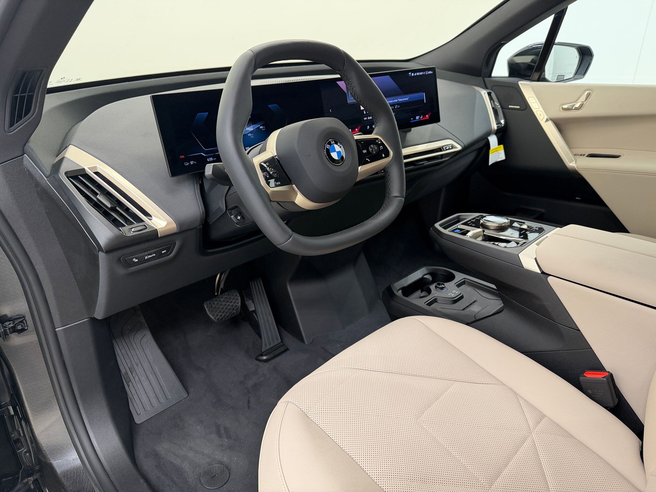 New 2026 BMW iX xDrive45 image 4