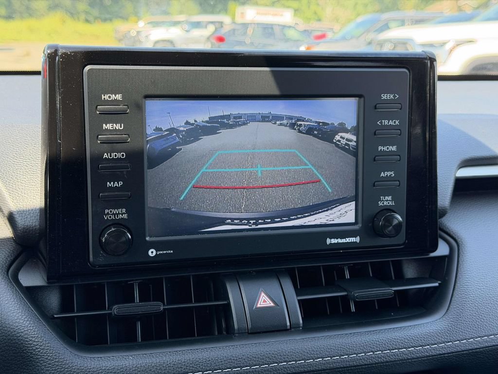 Used 2022 Toyota RAV4 LE AWD/4WD image 32
