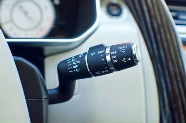 Used 2020 Land Rover Range Rover SV Autobiography Dynamic image 24
