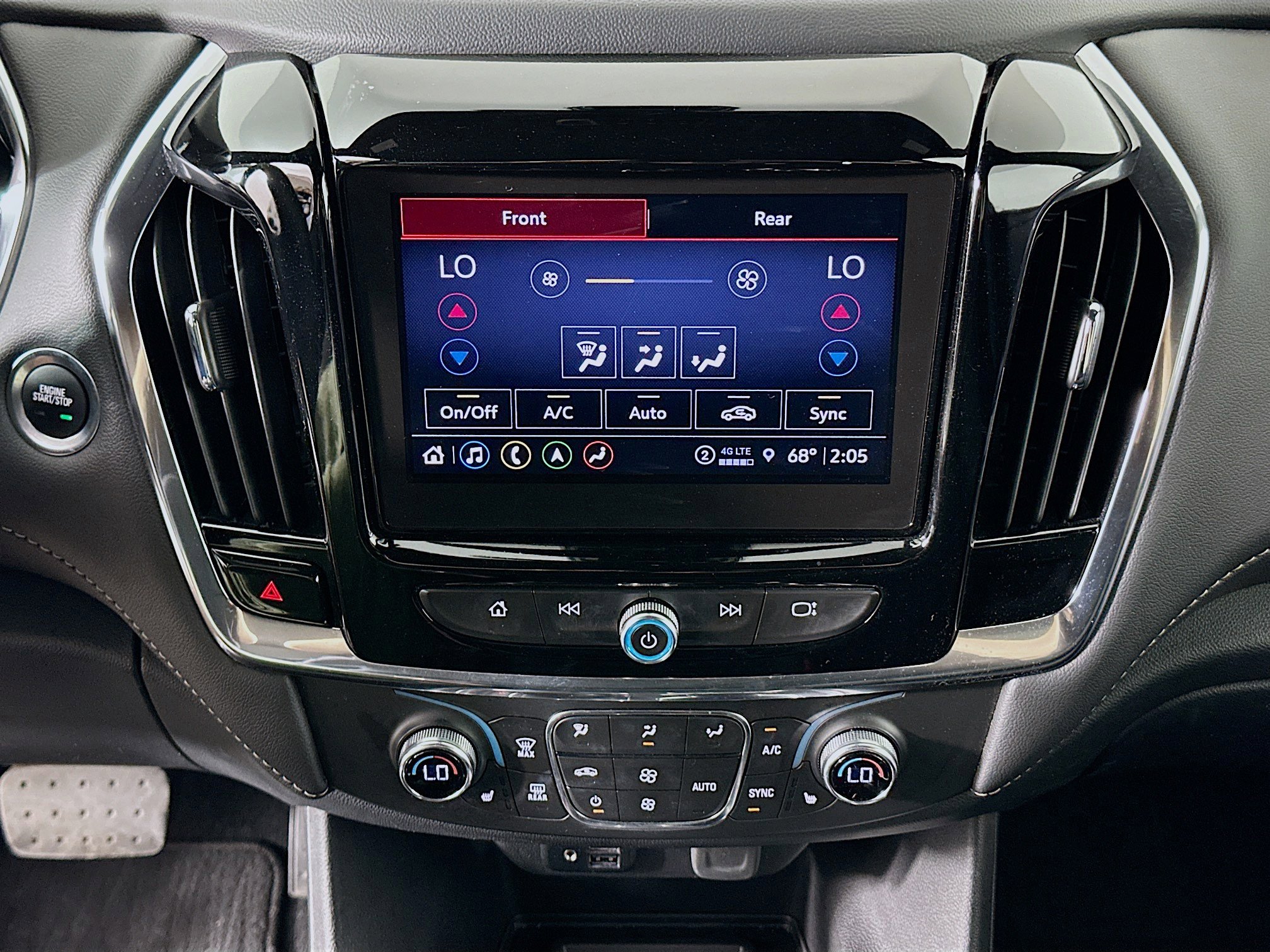 Used 2023 Chevrolet Traverse LT w/ LT Premium Package image 24