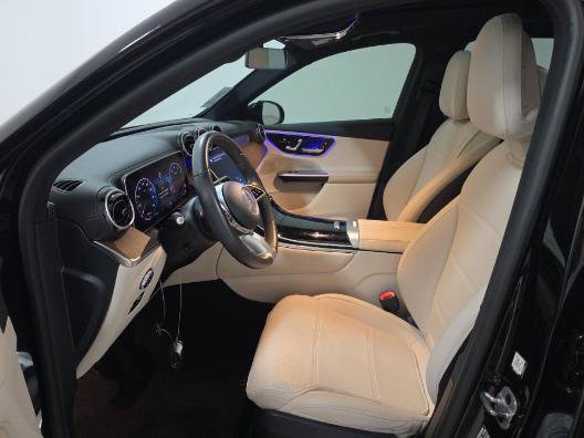 Used 2024 Mercedes-Benz GLC 300 4MATIC image 7