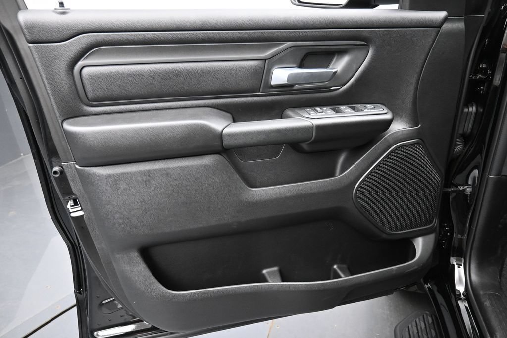 New 2026 RAM 1500 Express AWD/4WD image 19