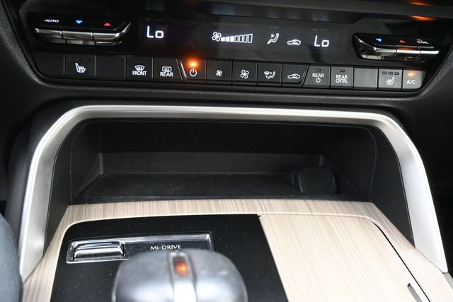 Certified 2024 MAZDA CX-90 3.3 Turbo w/ Preferred Package AWD/4WD image 11