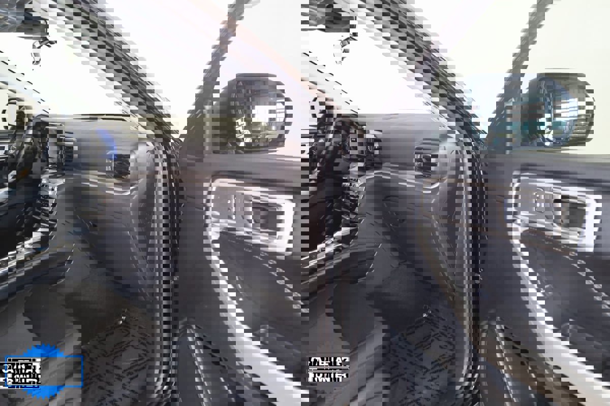 Used 2022 Ford Explorer XLT image 46