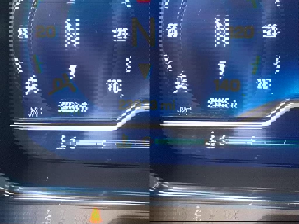 Used 2023 Chevrolet Tahoe Z71 w/ Luxury Package image 30