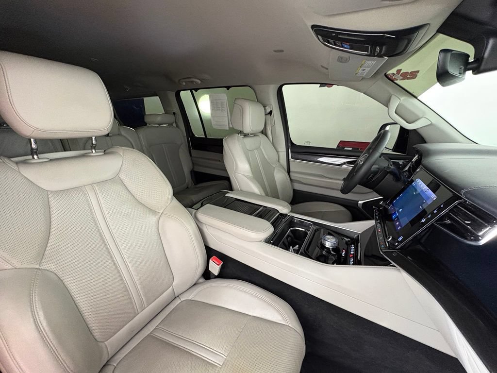 Used 2022 Jeep Wagoneer Series I w/ Convenience Group I RWD image 38