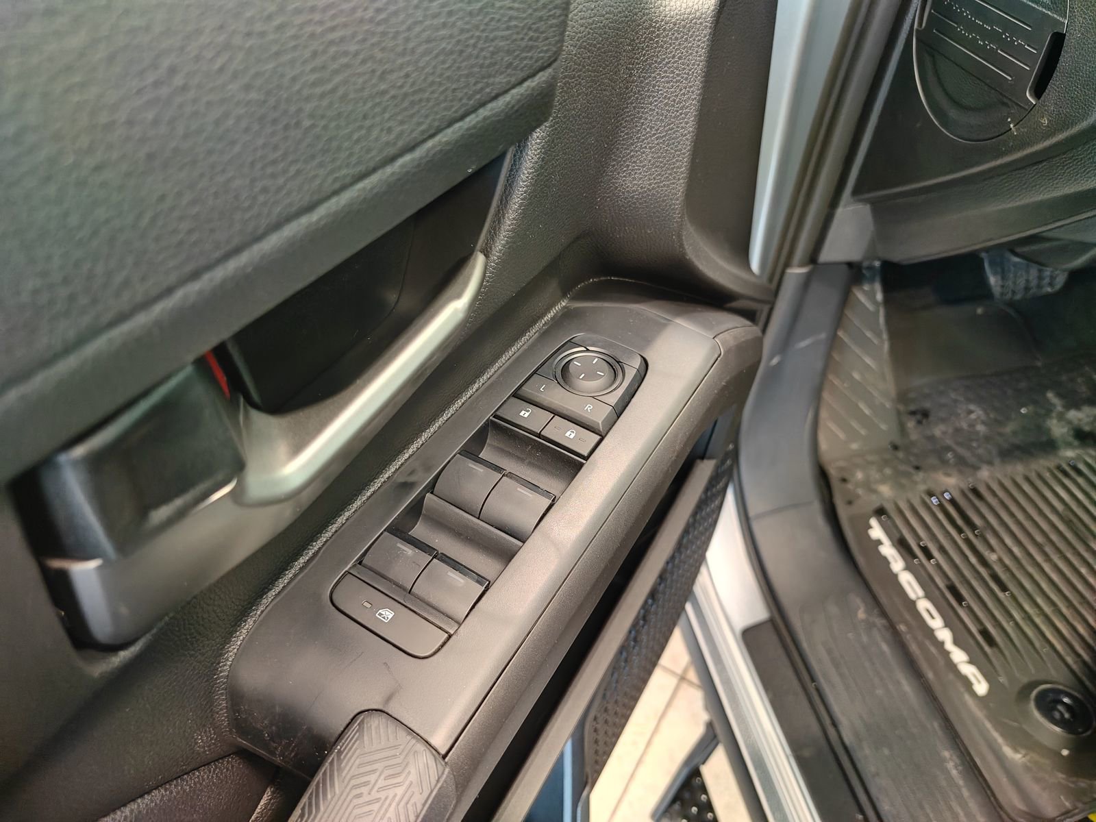 New 2026 Toyota Tacoma TRD Off-Road w/ TRD Off Road Premium Package image 10