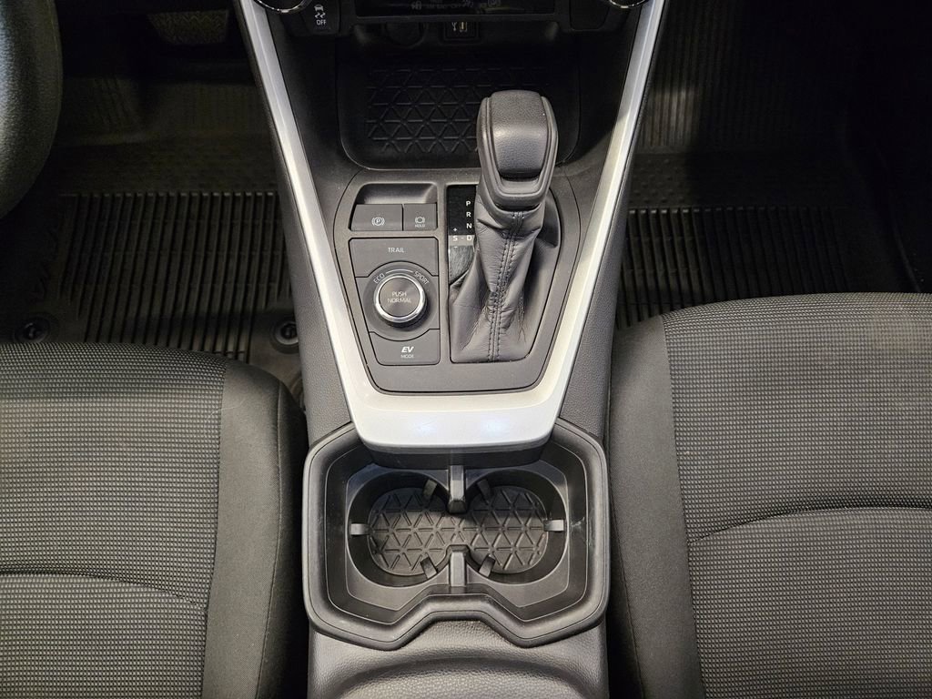Used 2024 Toyota RAV4 LE image 19